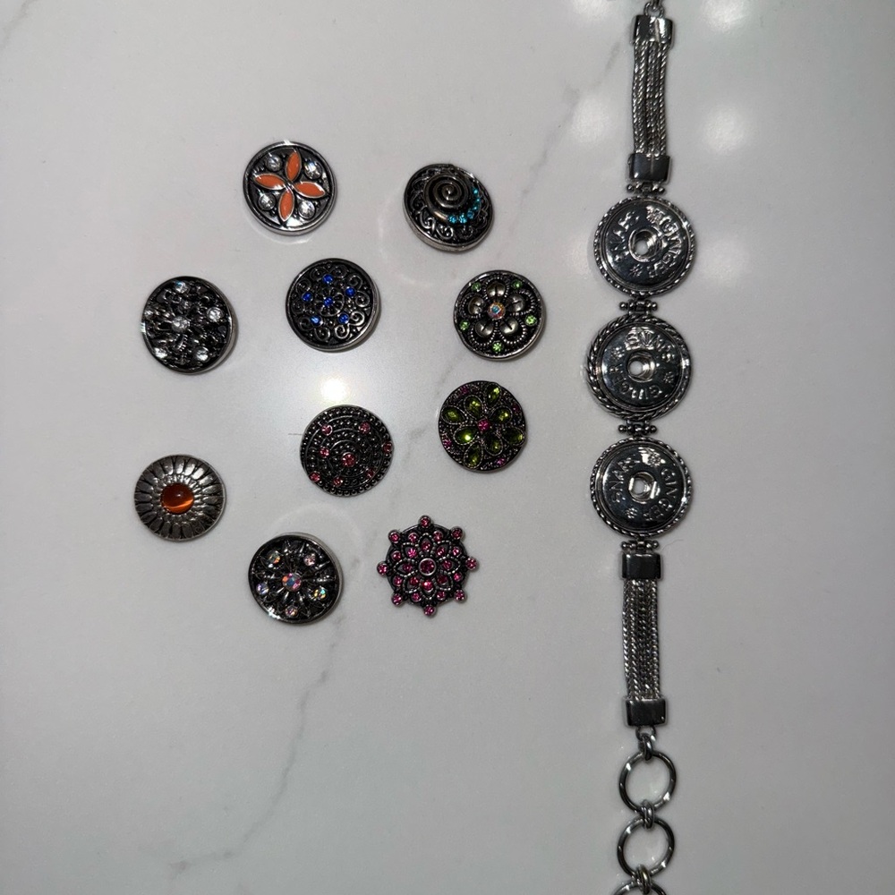 Ginger Snaps Silver Snap Charm Bracelet with 10 Interchangeable Charms